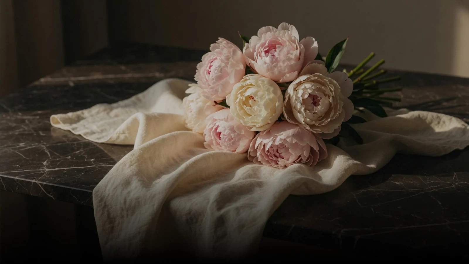 Mother's Day gift guide masthead